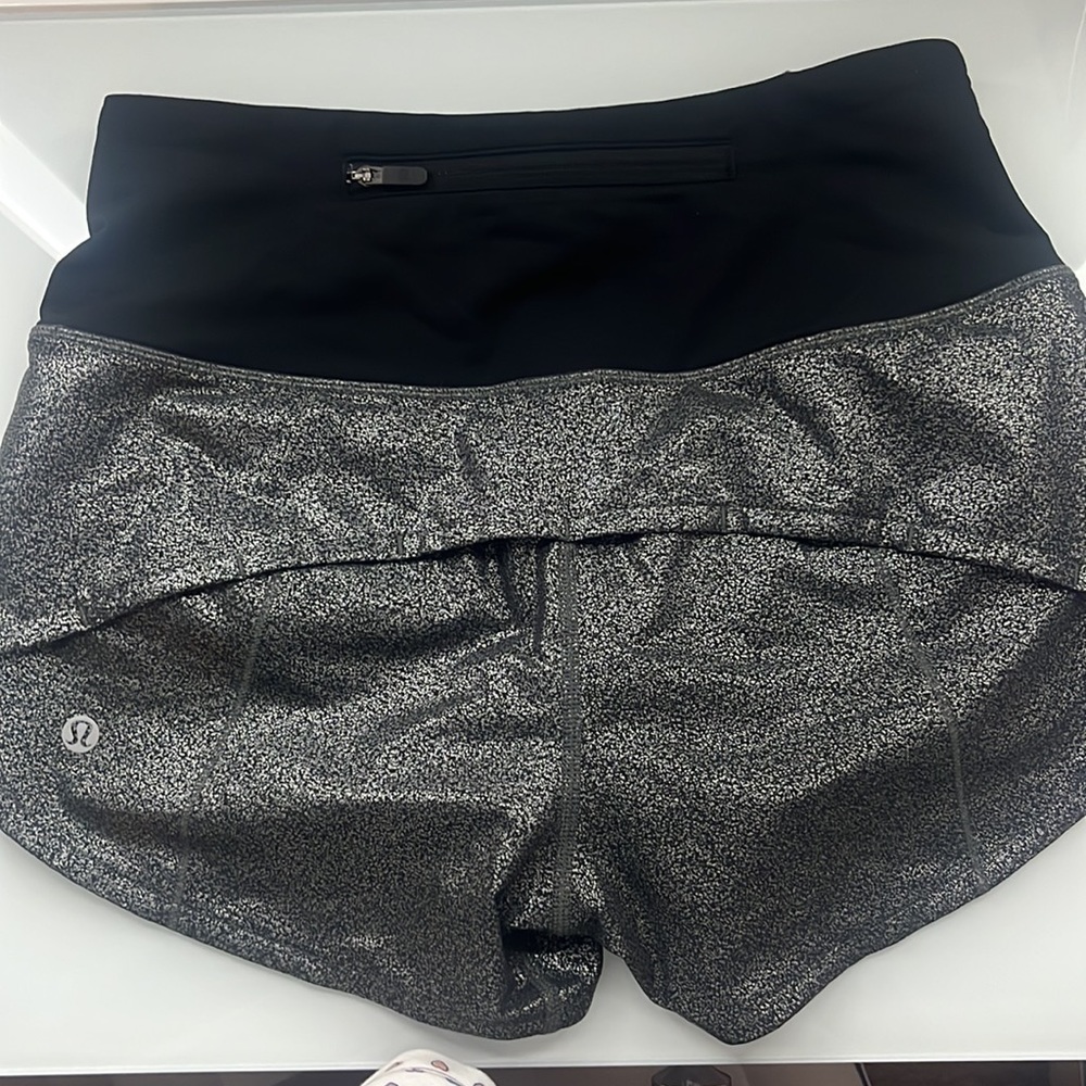 They are perfect condition! only worn 2 times - Picture 2 of 4